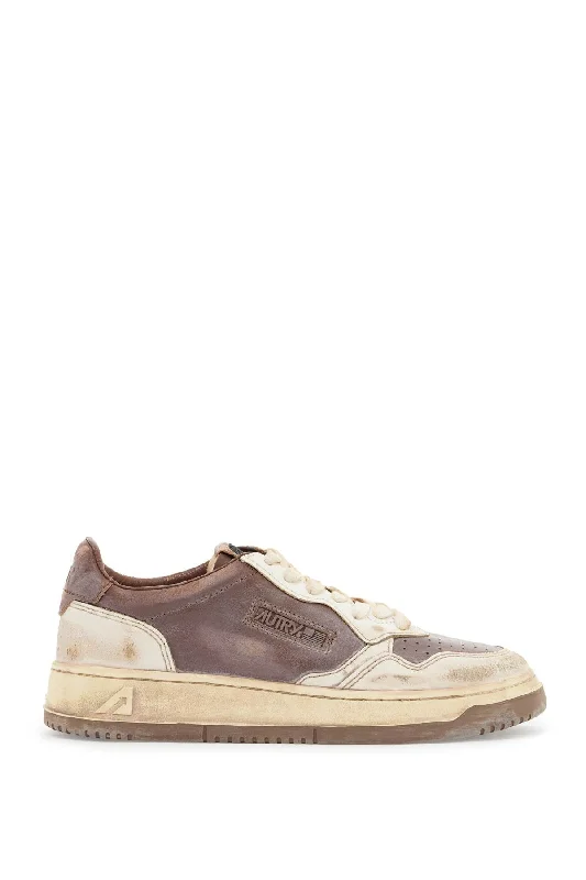 Budget Saver Autry Women's "Vintage Super Low Medalist Sne