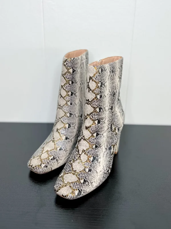 Comfortable Flat Feet Shoes [Chinese Laundry] Kind Quirky Snake Bootie