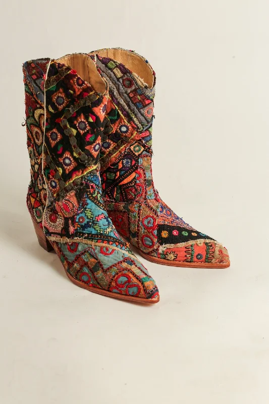 Contemporary Casual Footwear EMBROIDERED WESTERN BOOTS SALMA