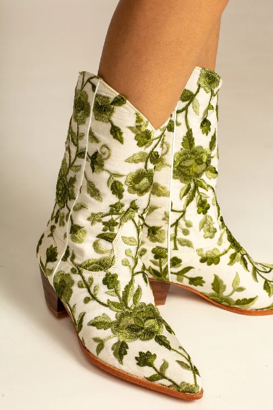 Stylish Deals NATURE LOVE EMBROIDERED WESTERN BOOTS