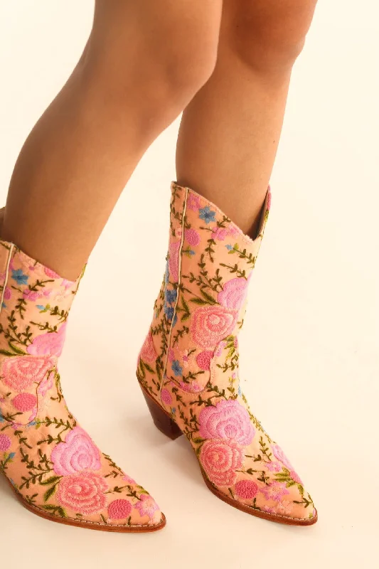 Modern Flat Shoes Offers WESTERN EMBROIDERED BOOTS AENNA